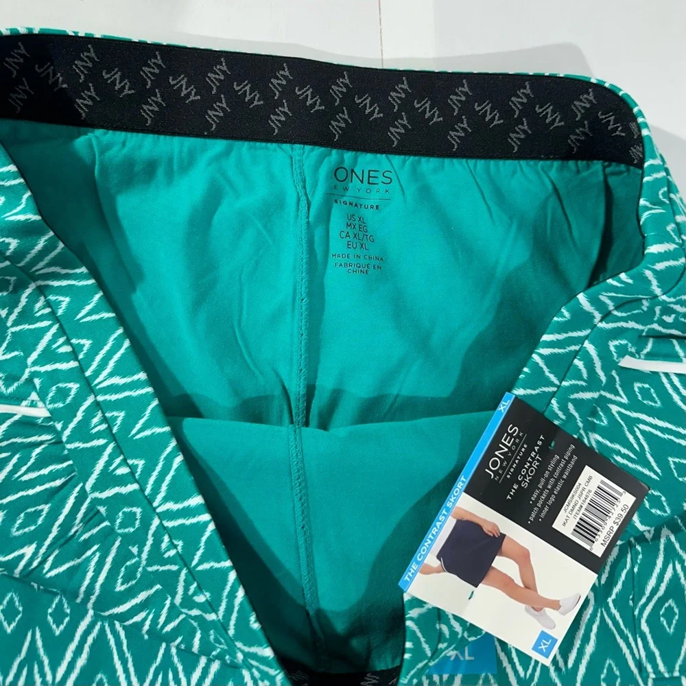 Joans, New‎ York women’s size XL Skort with front pockets, stretch waistband